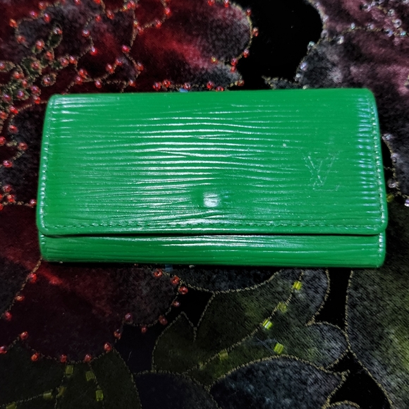 Louis Vuitton key holder - Picture 1 of 8